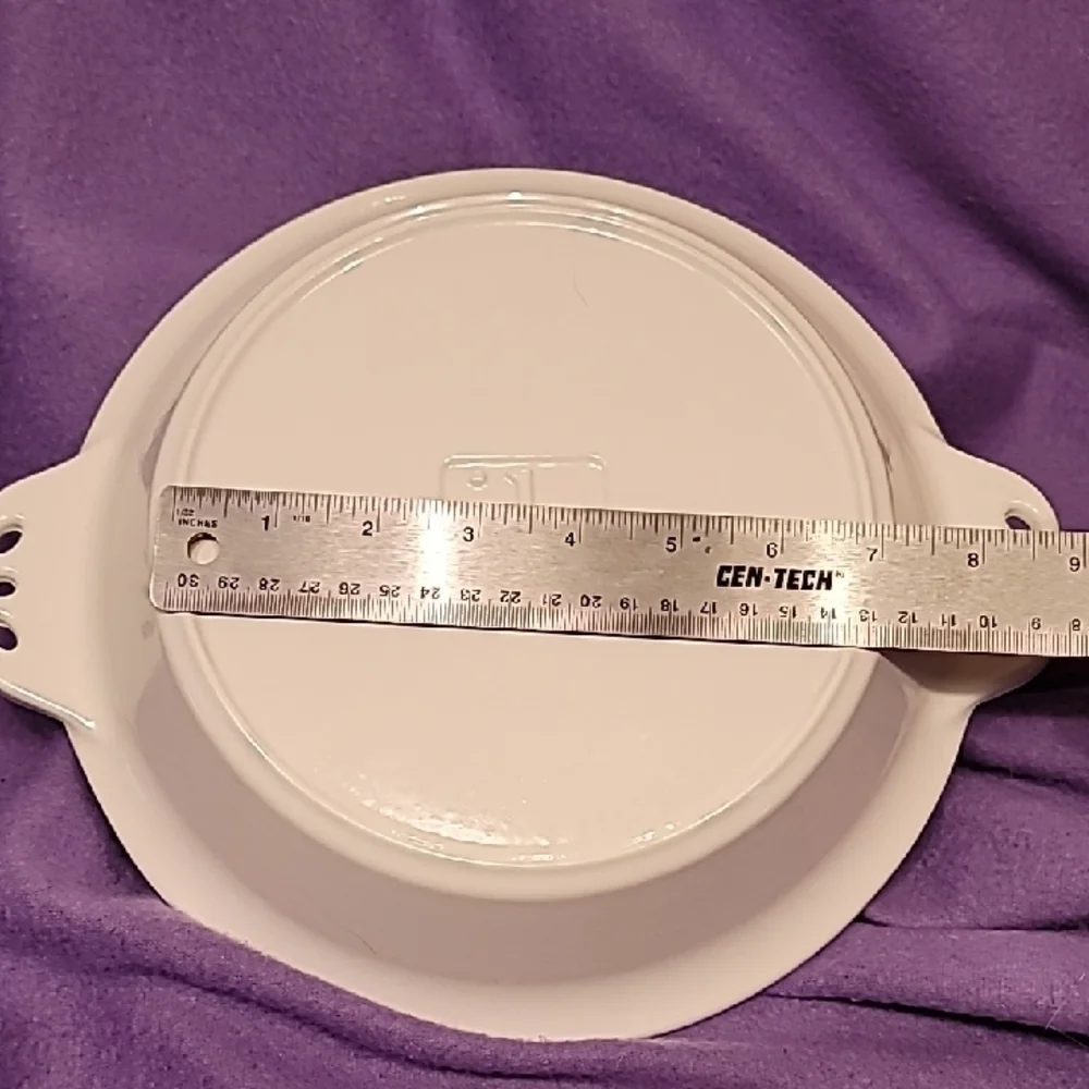 0704. Inspired Home ~ White Baked Enamel and Black Scalloped Pie/Quiche Dish ~